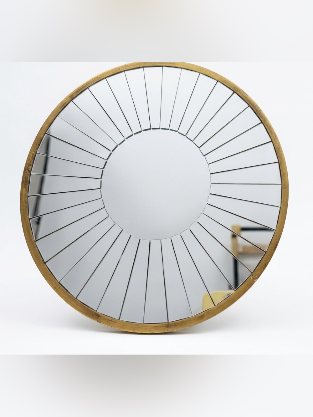 Modern Round Segmented Sunburst Wall Mirror with Gold Tone Frame - Picture 2 of 5